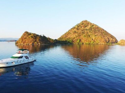 komodo yacht charter