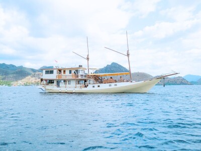 Almadira - Boat