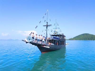 Kanha Nata - Boat