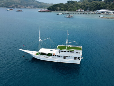 trip kapal phinisi labuan bajo